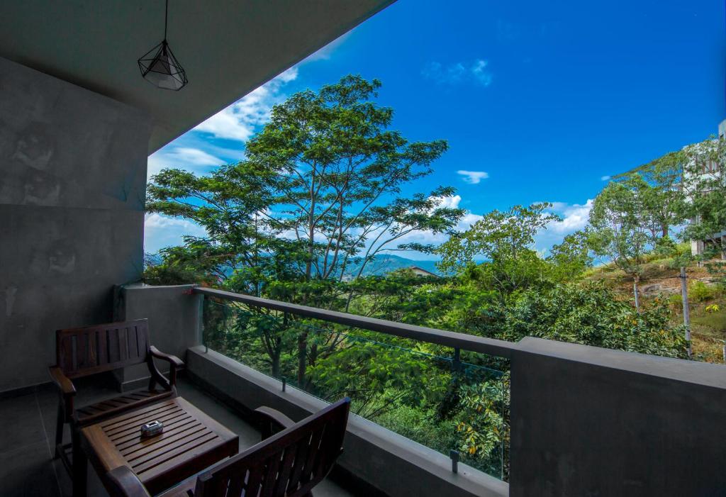 Hanthana Hotel - Skyloft Kandy